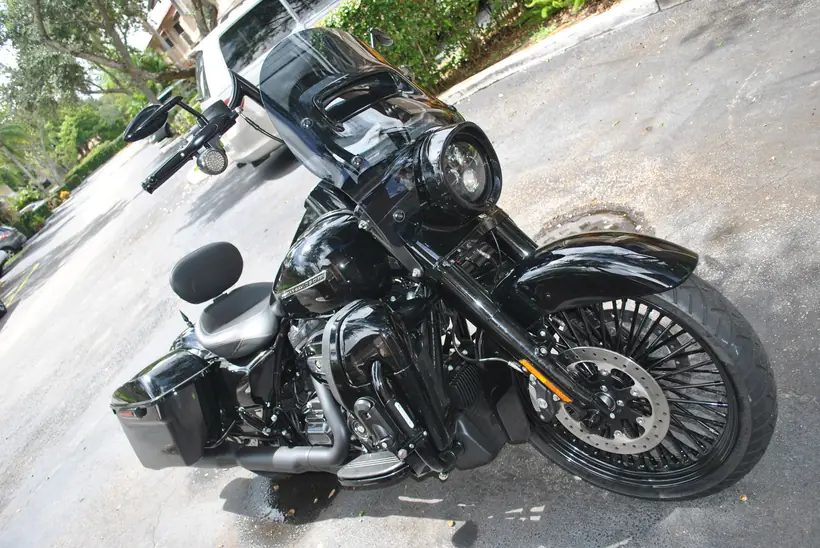 Blacked-out 2018 Harley Road King Special with a 21 inch spoke front wheel